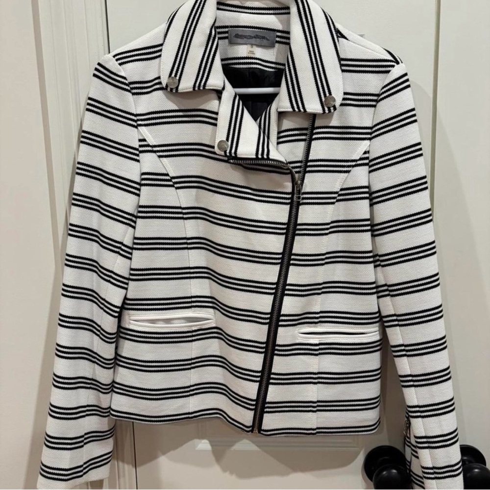 Elegant Black and White Striped Blazer